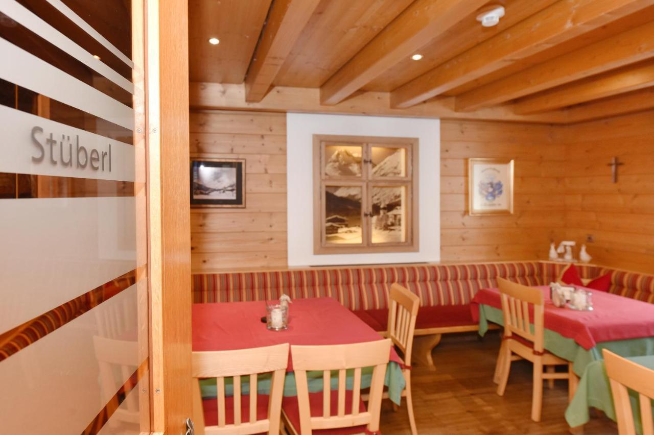 Gasthaus & Pension Alphorn Lech am Arlberg Exteriör bild