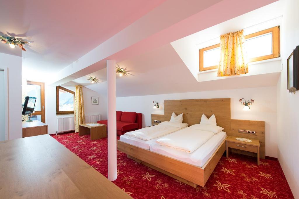 Gasthaus & Pension Alphorn Lech am Arlberg Rum bild