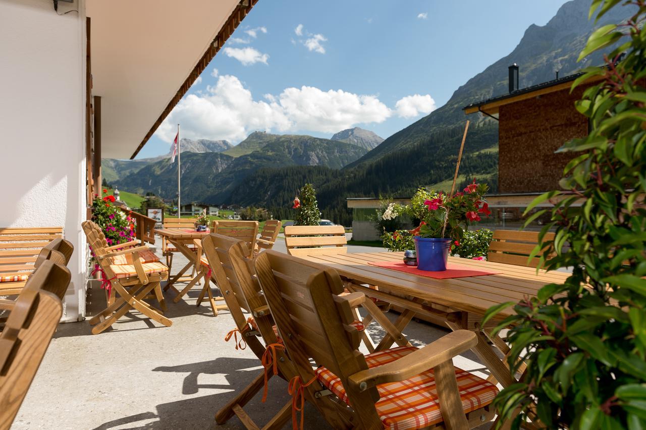 Gasthaus & Pension Alphorn Lech am Arlberg Exteriör bild